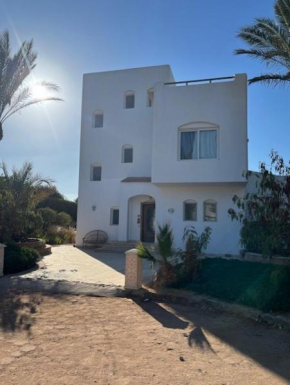 Villa 37,